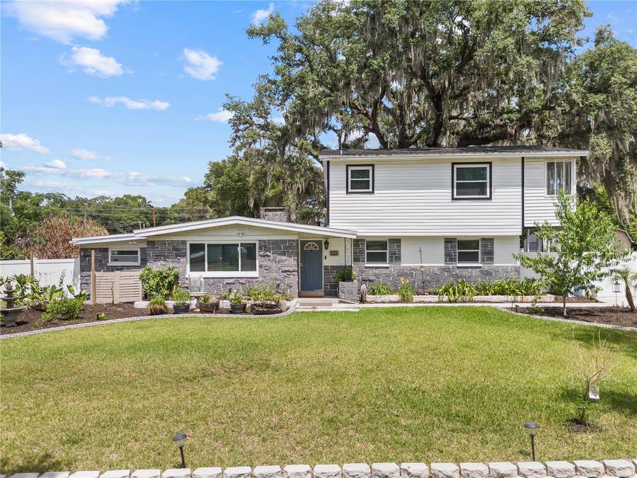 Property photo for 115 TEN OAK PLACE, Valrico, FL