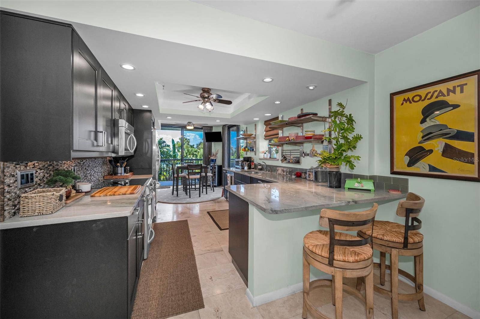 1660 GULF BOULEVARD, #208, Clearwater Beach, FL 33767 Kitchen