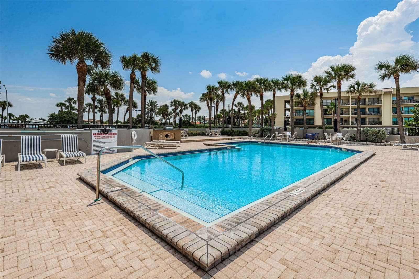 1660 GULF BOULEVARD, #208, Clearwater Beach, FL 33767 1660 GULF BOULEVARD, #208, Clearwater Beach, FL 33767