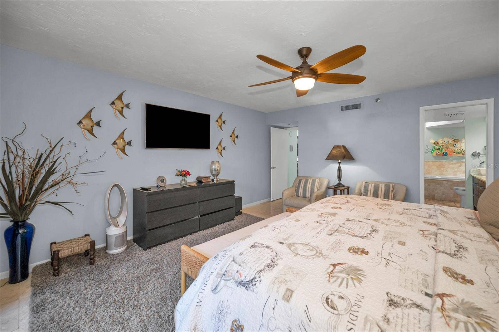 1660 GULF BOULEVARD, #208, Clearwater Beach, FL 33767 1660 GULF BOULEVARD, #208, Clearwater Beach, FL 33767