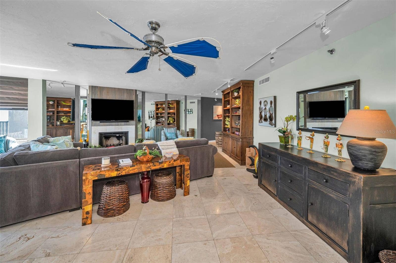 1660 GULF BOULEVARD, #208, Clearwater Beach, FL 33767 1660 GULF BOULEVARD, #208, Clearwater Beach, FL 33767