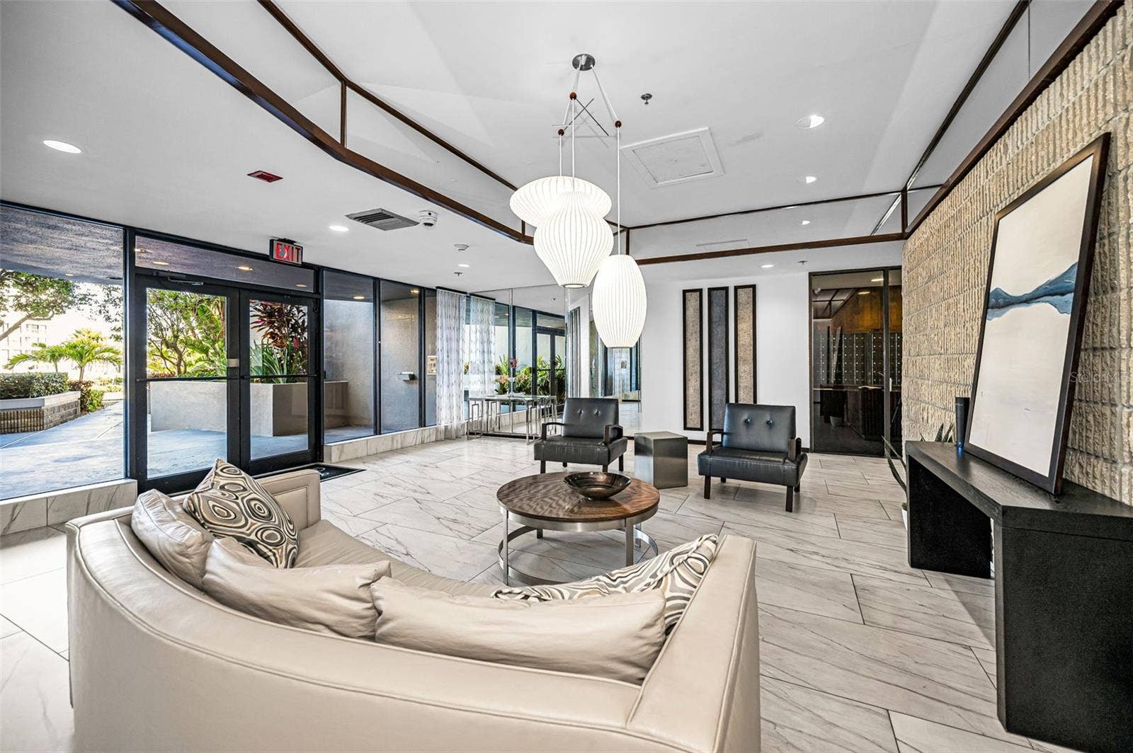 1660 GULF BOULEVARD, #208, Clearwater Beach, FL 33767 Lobby