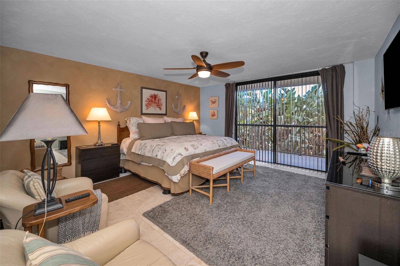 1660 GULF BOULEVARD, #208, Clearwater Beach, FL 33767 Primary Bedroom