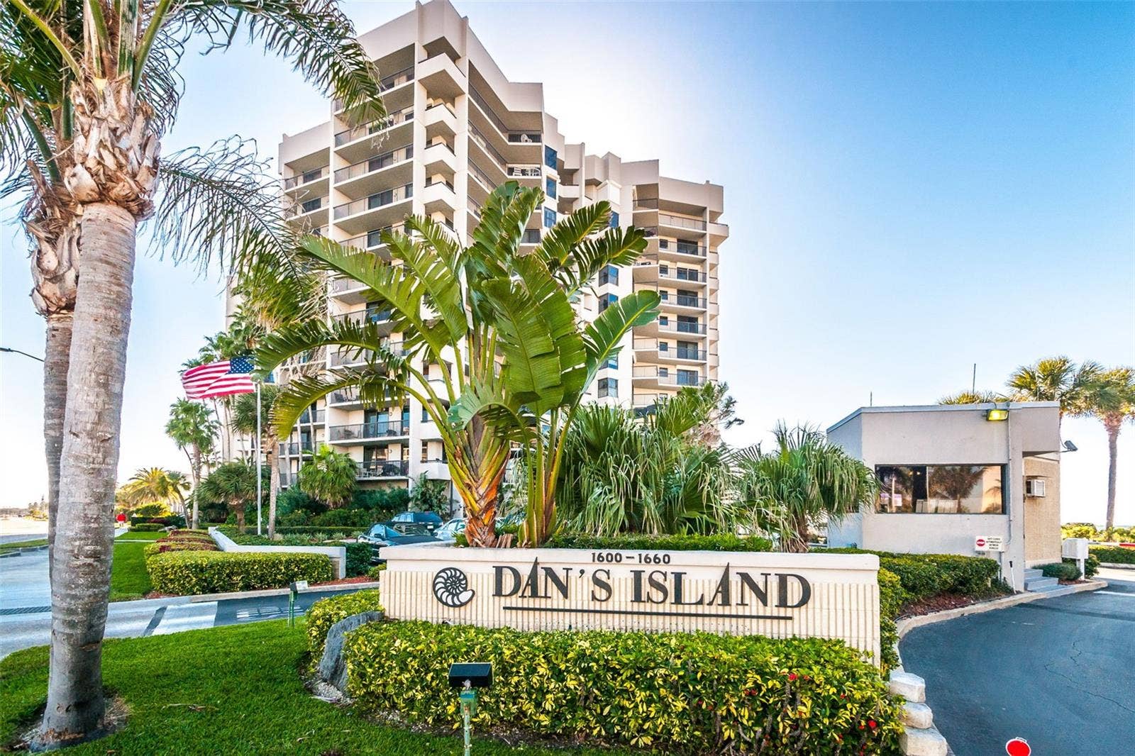 1660 GULF BOULEVARD, #208, Clearwater Beach, FL 33767 The Front Entry Gate