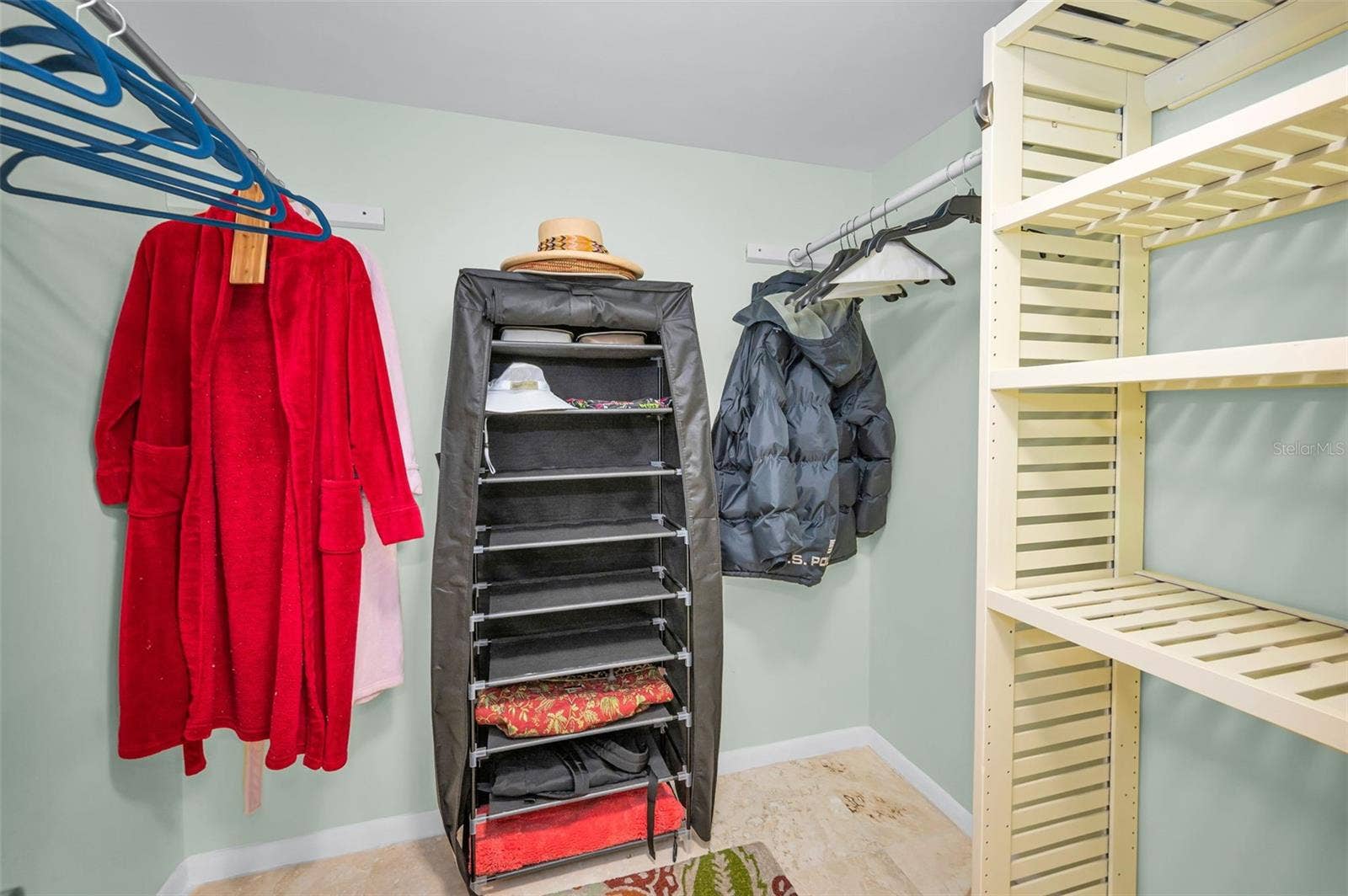 1660 GULF BOULEVARD, #208, Clearwater Beach, FL 33767 Walk-in Closet