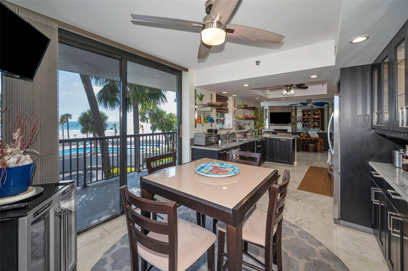 1660 GULF BOULEVARD, #208, Clearwater Beach, FL 33767 1660 GULF BOULEVARD, #208, Clearwater Beach, FL 33767