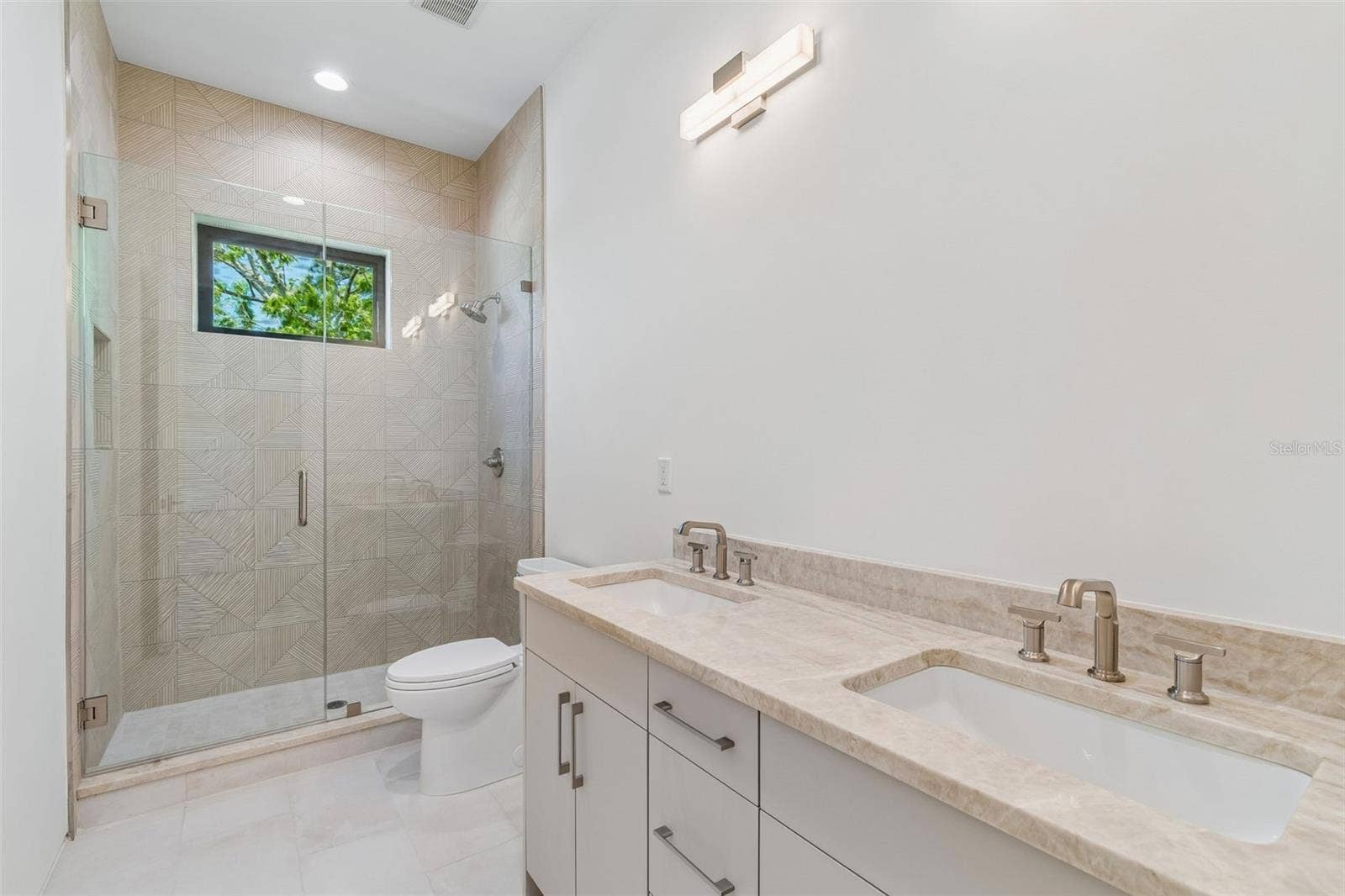 206 S TREASURE DRIVE, Tampa, FL 33609