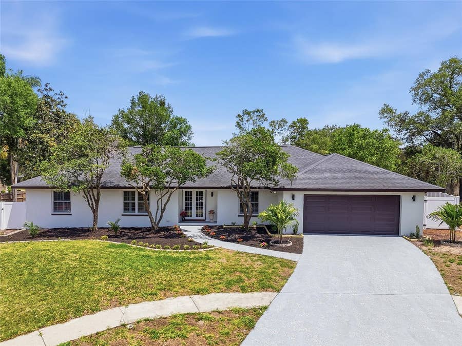 Property photo for 2540 LAURELWOOD LANE, Valrico, FL