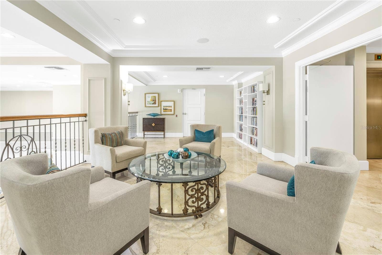 100 BEACH DRIVE NE, #702, St Petersburg, FL 33701
