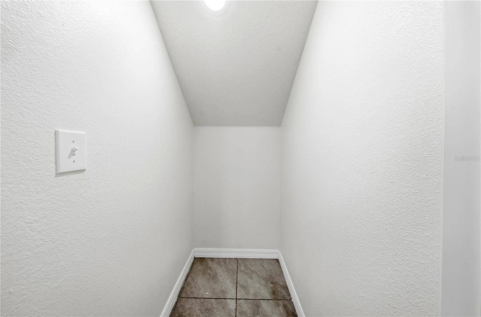 1574 HUBBELL ROAD, Wesley Chapel, FL 33543