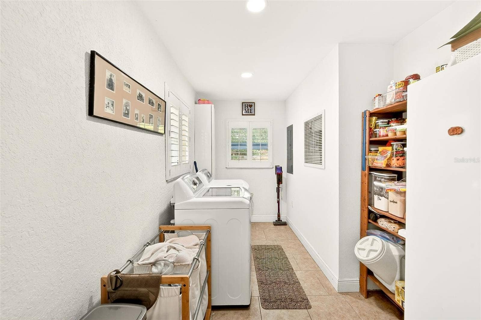 175 RIVIERE ROAD, Palm Harbor, FL 34683 Laundry Room/Pantry