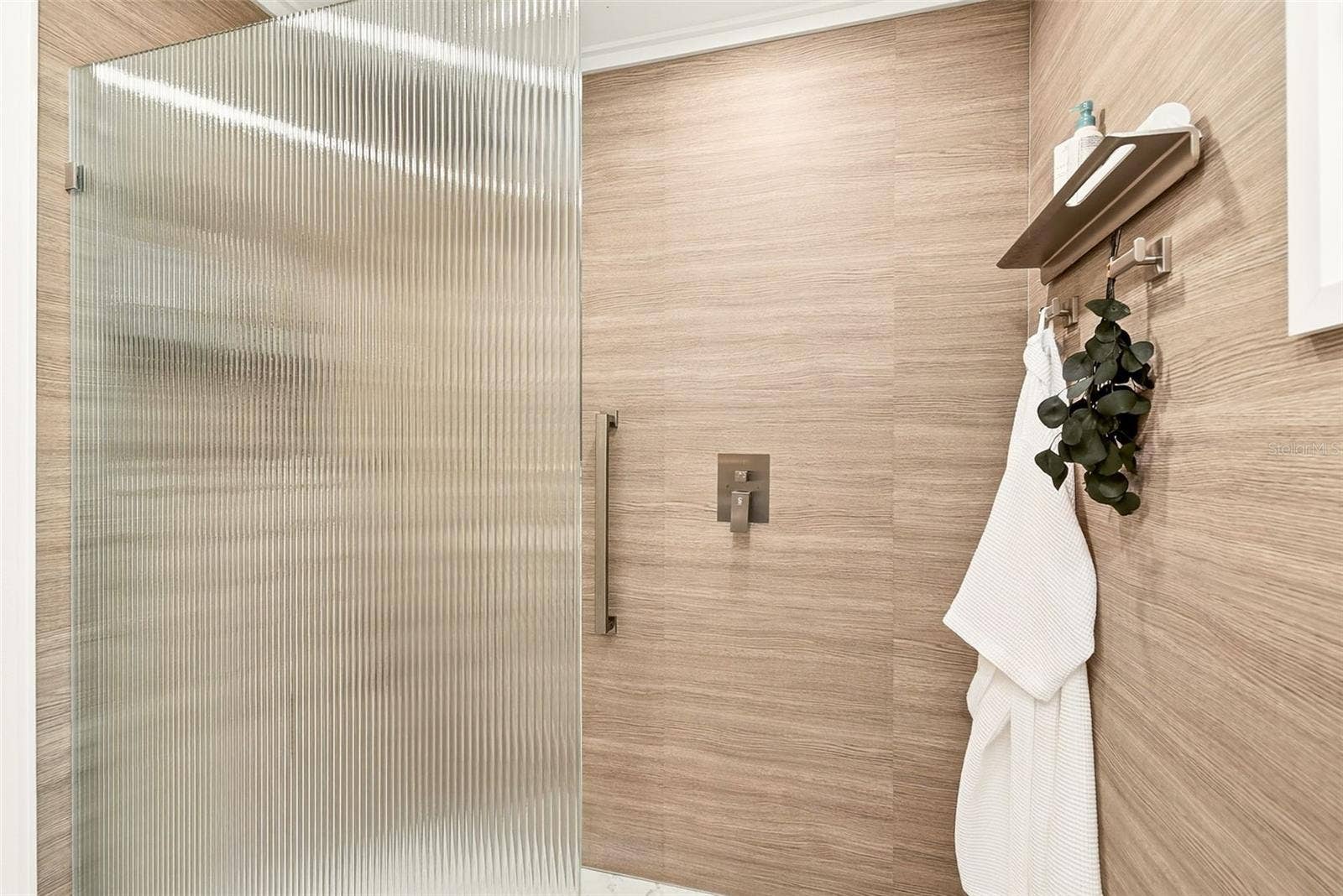 175 RIVIERE ROAD, Palm Harbor, FL 34683 Walk in Shower
