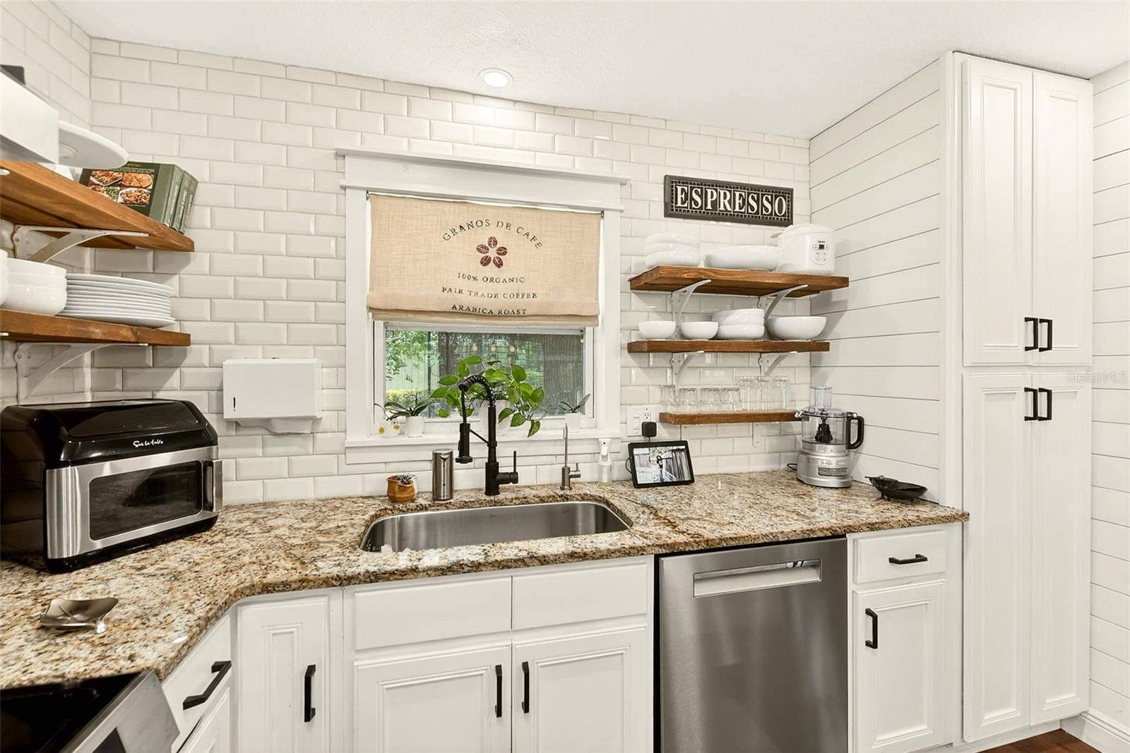 175 RIVIERE ROAD, Palm Harbor, FL 34683 175 RIVIERE ROAD, Palm Harbor, FL 34683