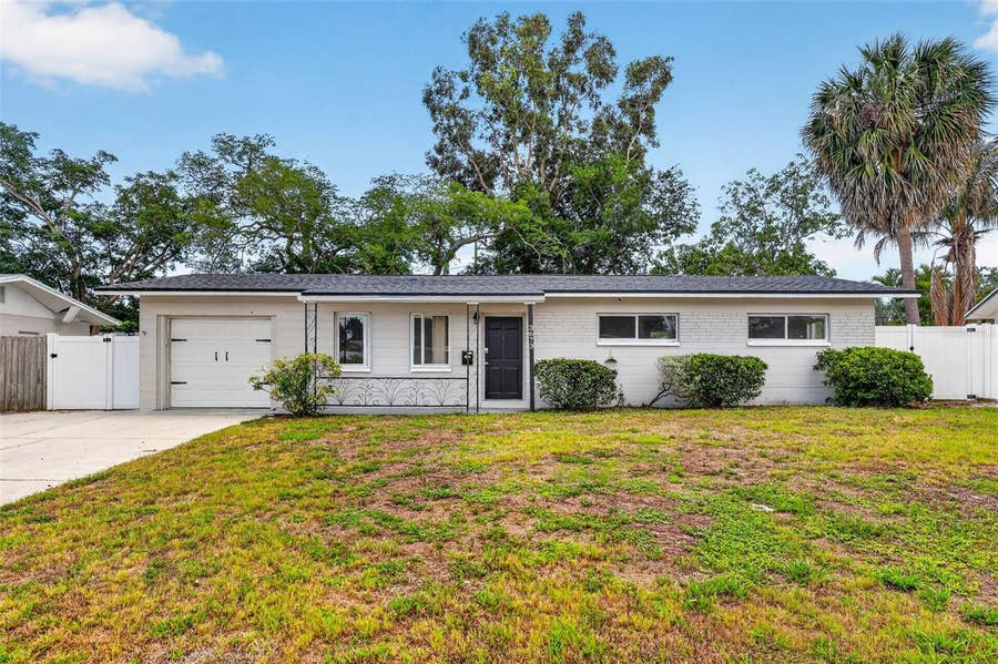 Property photo for 3673 SEAROBIN DRIVE SE, St Petersburg, FL