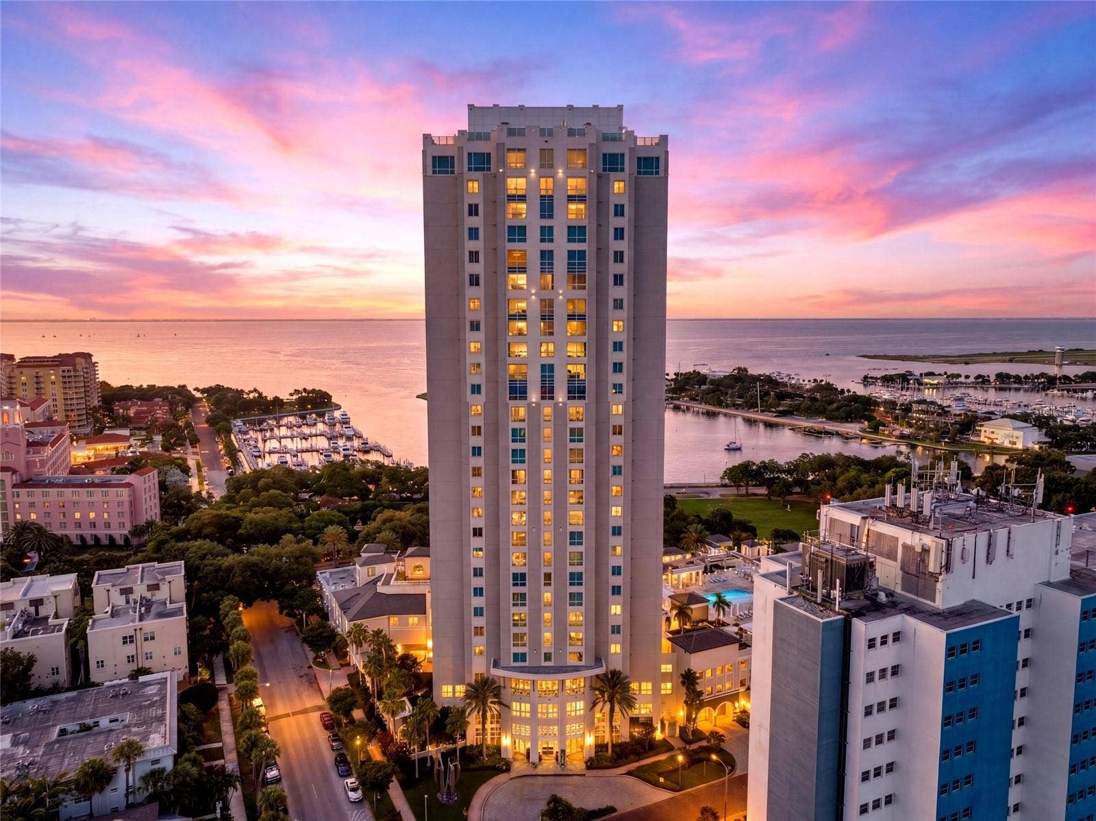 400 BEACH DRIVE NE, #401, St Petersburg, FL 33701
