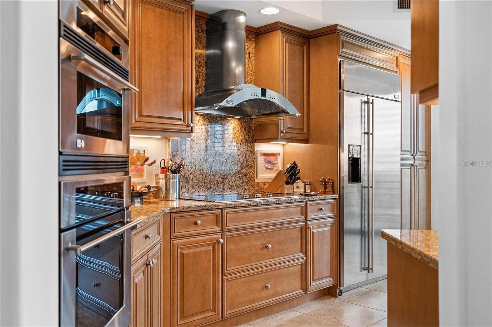 400 BEACH DRIVE NE, #401, St Petersburg, FL 33701