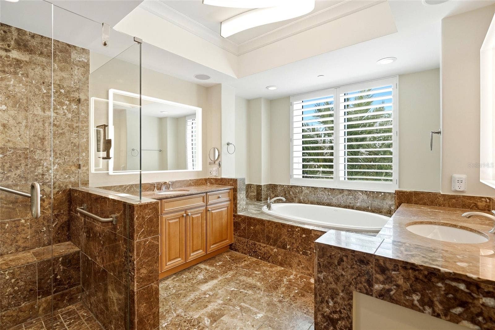 400 BEACH DRIVE NE, #401, St Petersburg, FL 33701