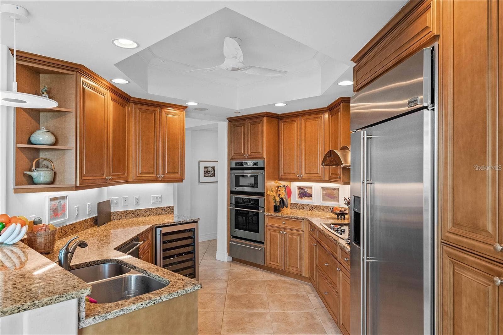 400 BEACH DRIVE NE, #401, St Petersburg, FL 33701