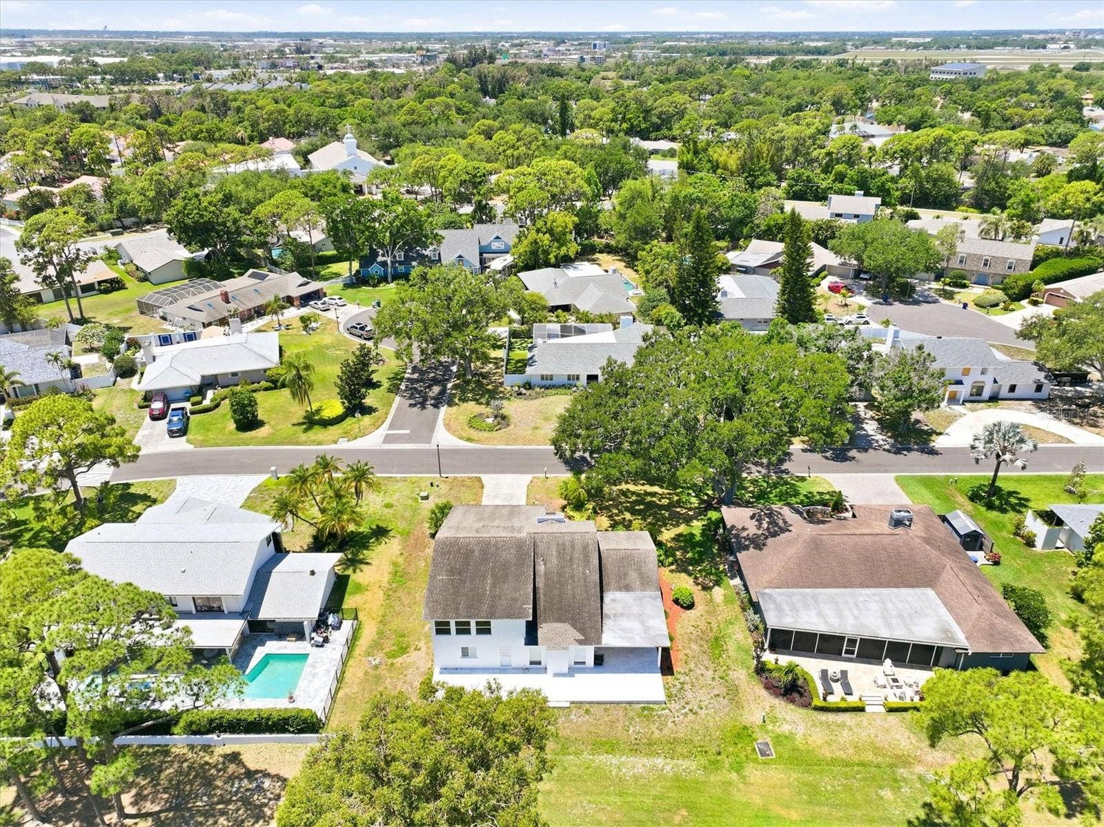 13915 WHISPERWOOD DRIVE, Clearwater, FL 33762 13915 WHISPERWOOD DRIVE, Clearwater, FL 33762