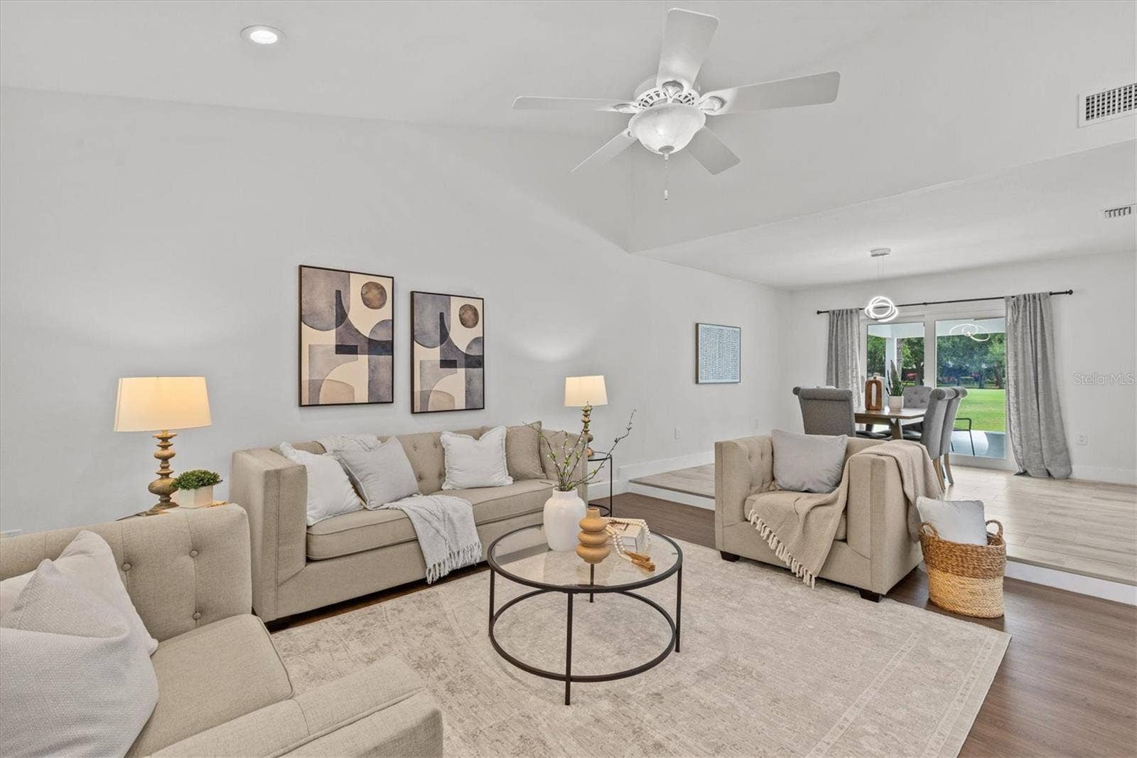 13915 WHISPERWOOD DRIVE, Clearwater, FL 33762 Living room