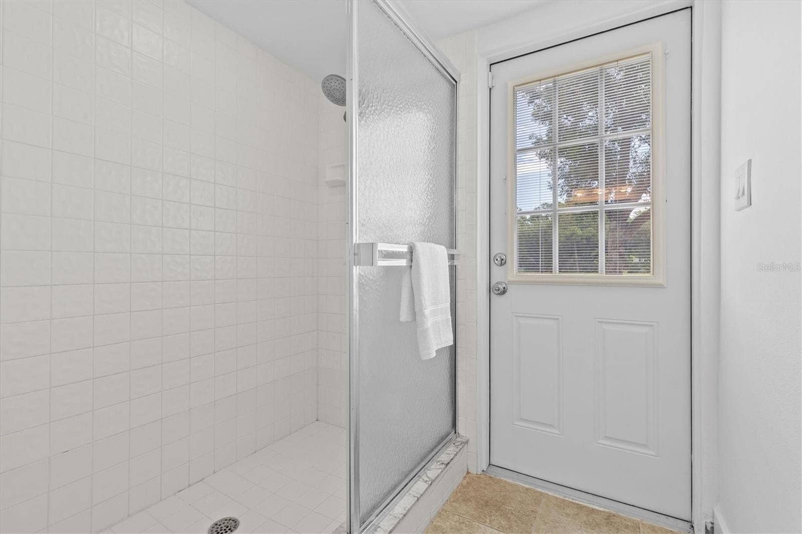 13915 WHISPERWOOD DRIVE, Clearwater, FL 33762 Downstairs ensuite/ bedroom 2