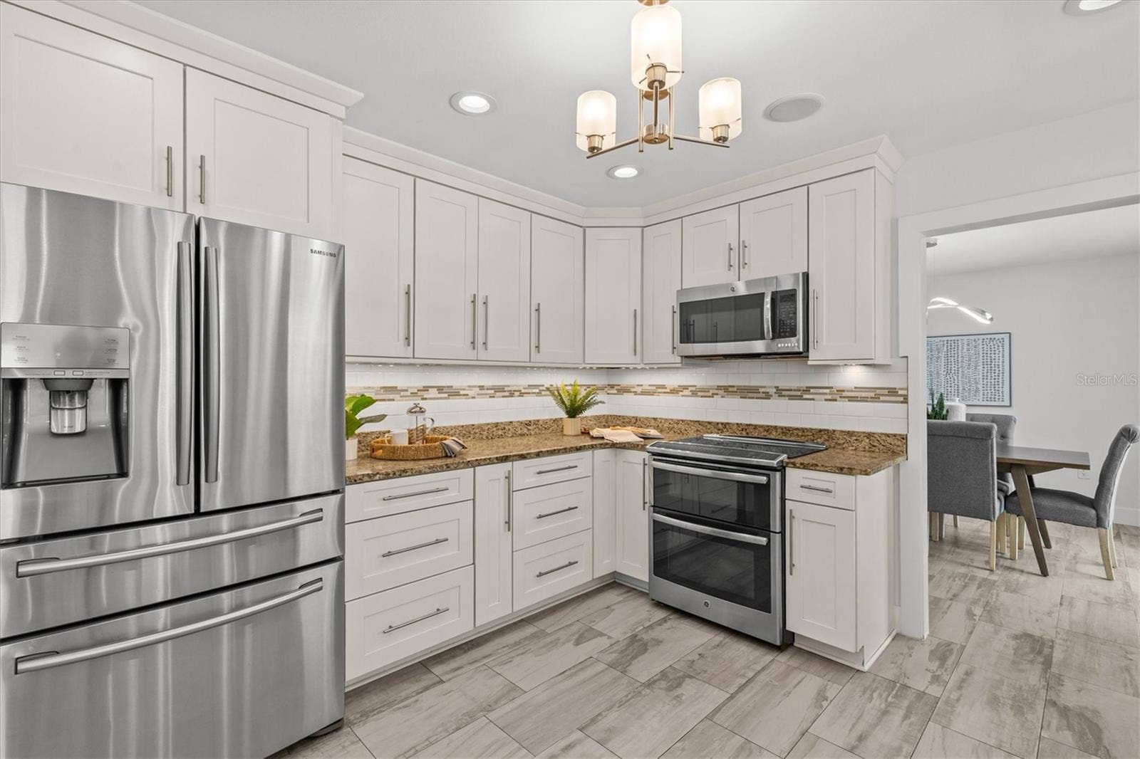 13915 WHISPERWOOD DRIVE, Clearwater, FL 33762 13915 WHISPERWOOD DRIVE, Clearwater, FL 33762
