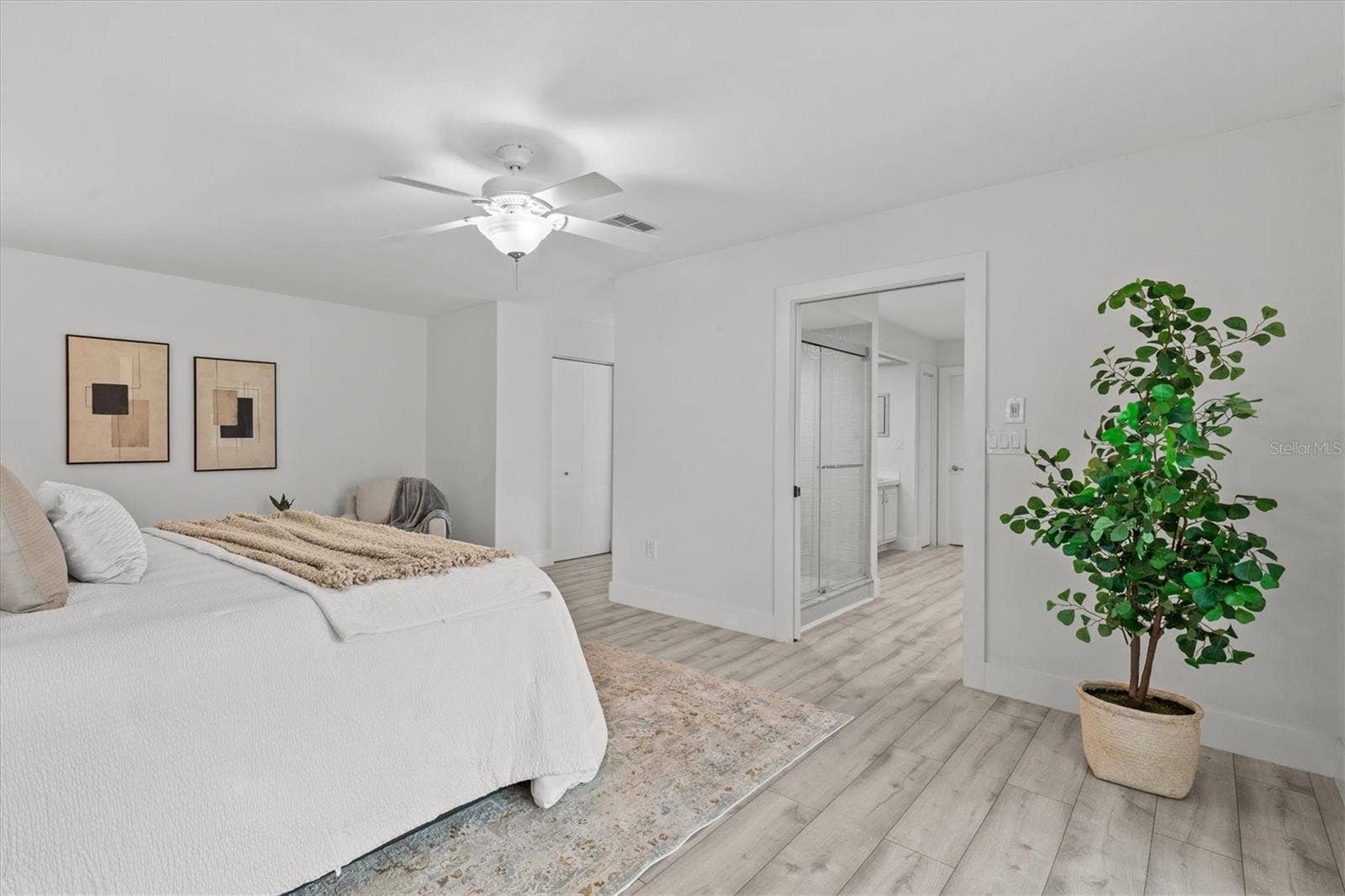 13915 WHISPERWOOD DRIVE, Clearwater, FL 33762 Primary suite