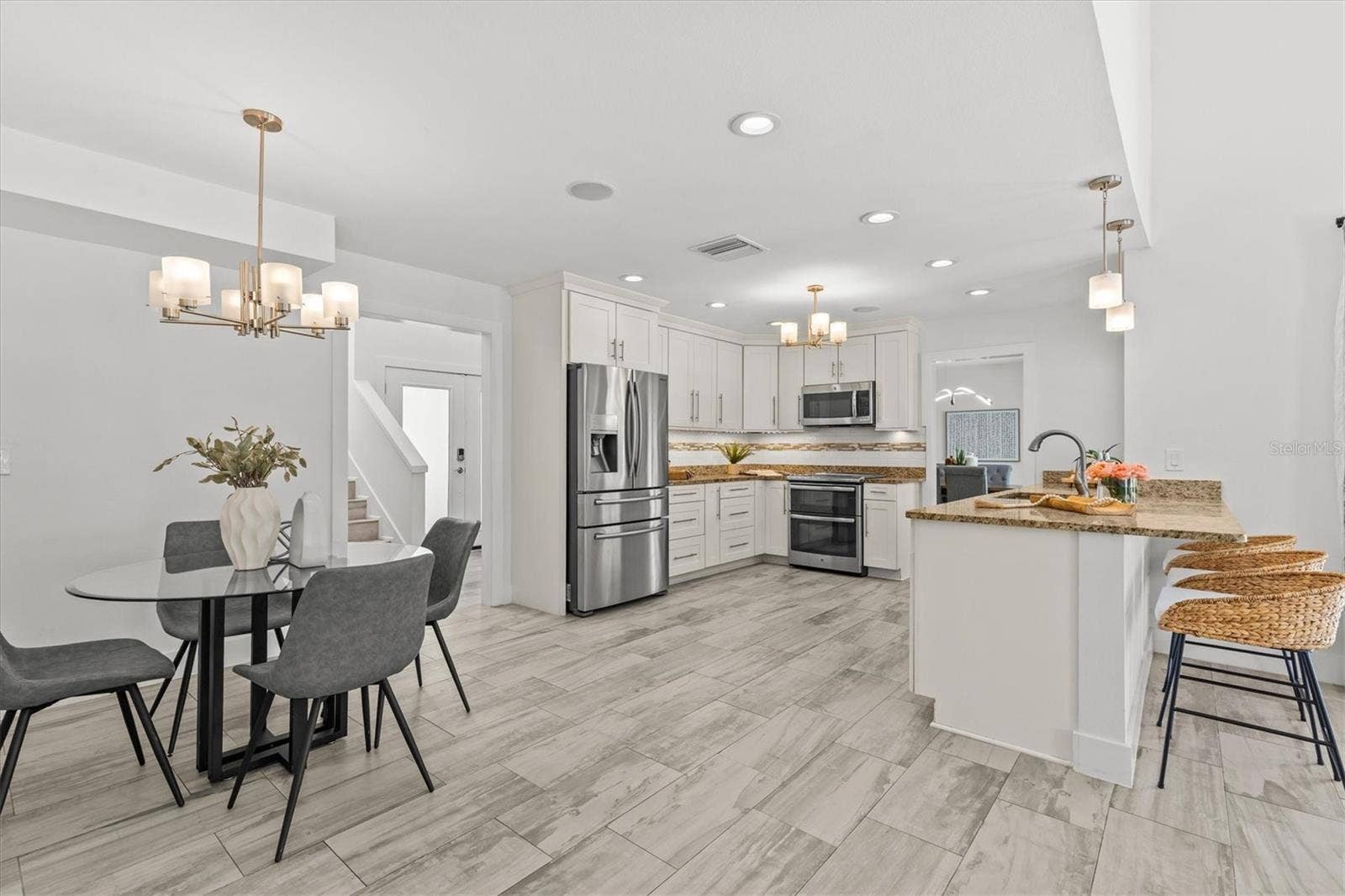 13915 WHISPERWOOD DRIVE, Clearwater, FL 33762 Breakfast area