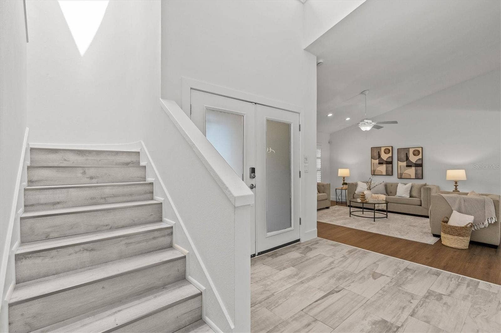 13915 WHISPERWOOD DRIVE, Clearwater, FL 33762 Entry staircase