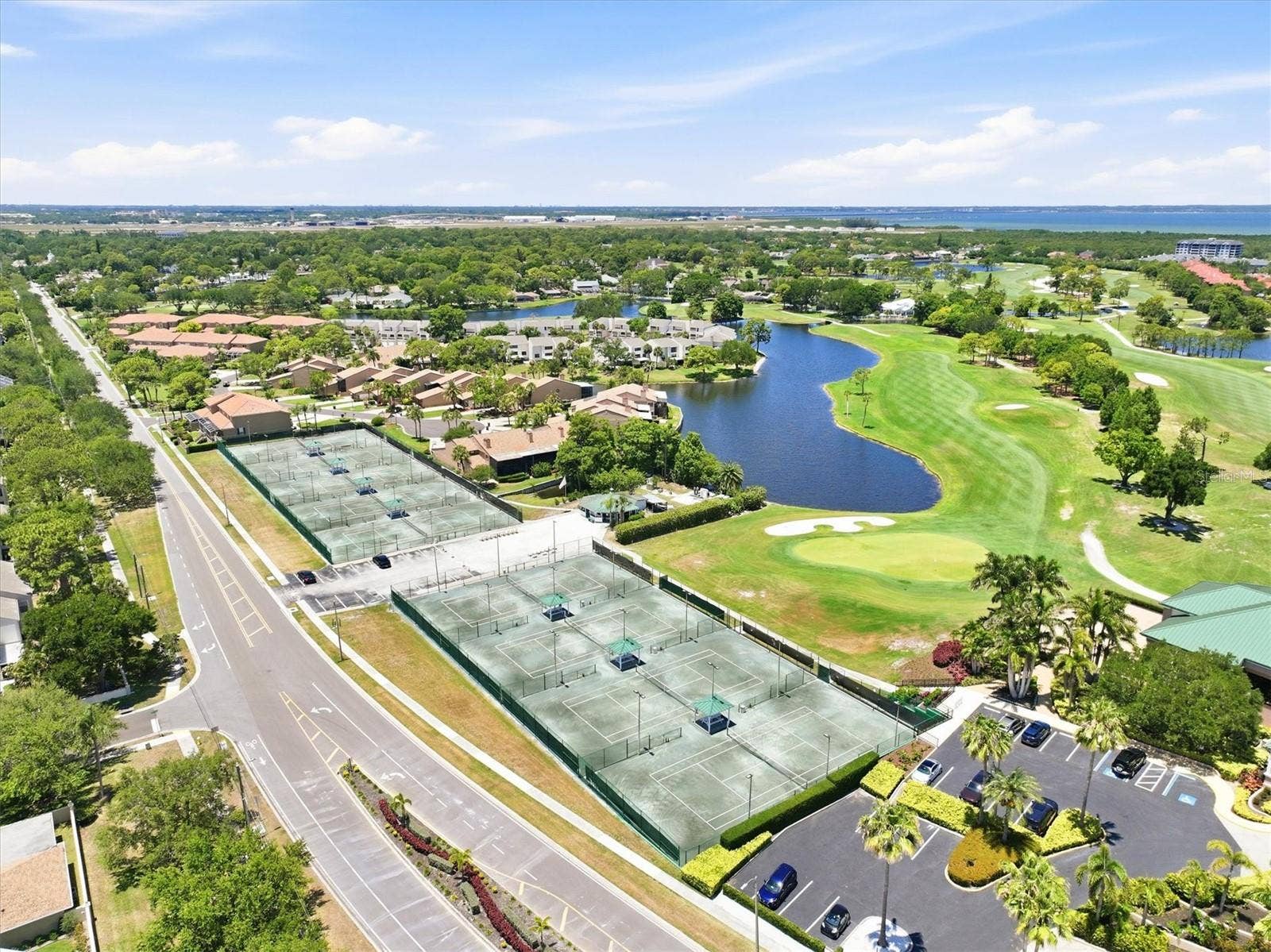 13915 WHISPERWOOD DRIVE, Clearwater, FL 33762 Feather Sound Country Club
