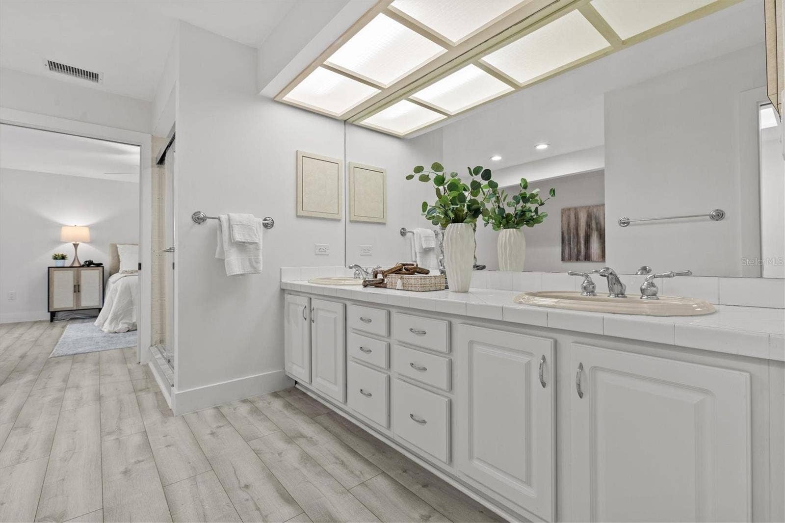 13915 WHISPERWOOD DRIVE, Clearwater, FL 33762 Primary bathroom