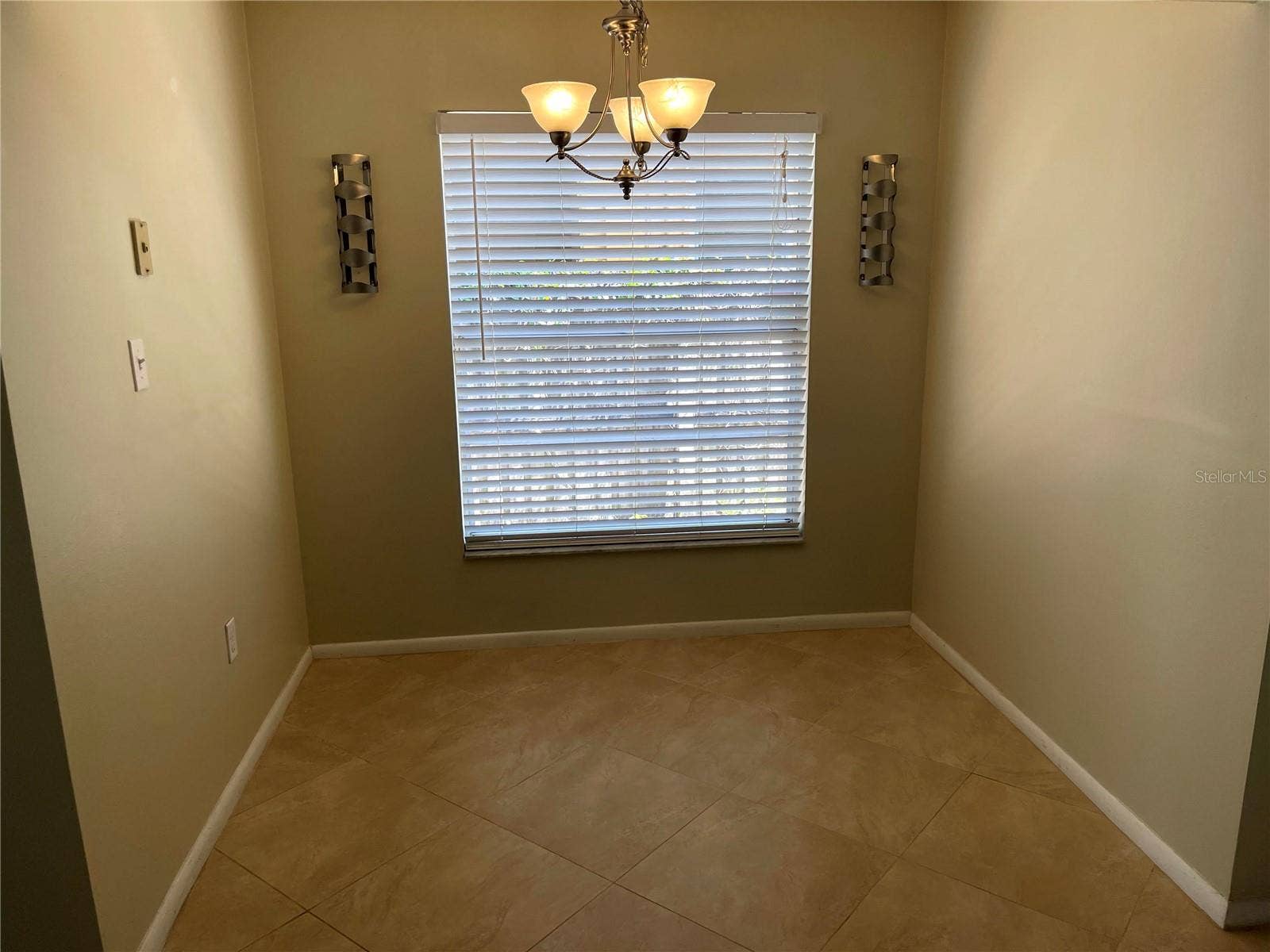 412 W IDLEWILD AVENUE, Tampa, FL 33604 412 W IDLEWILD AVENUE, Tampa, FL 33604