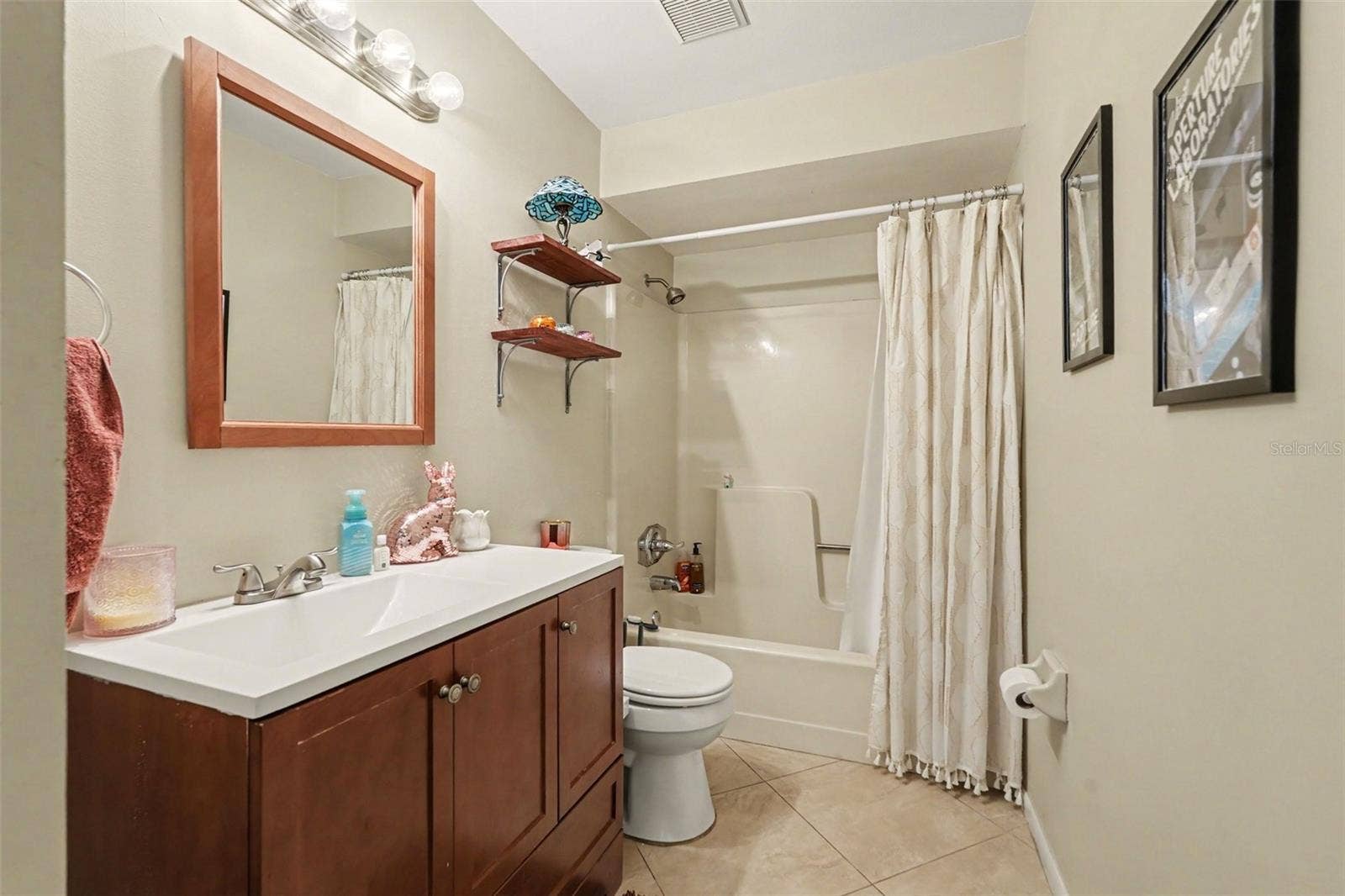 412 W IDLEWILD AVENUE, Tampa, FL 33604 412 W IDLEWILD AVENUE, Tampa, FL 33604