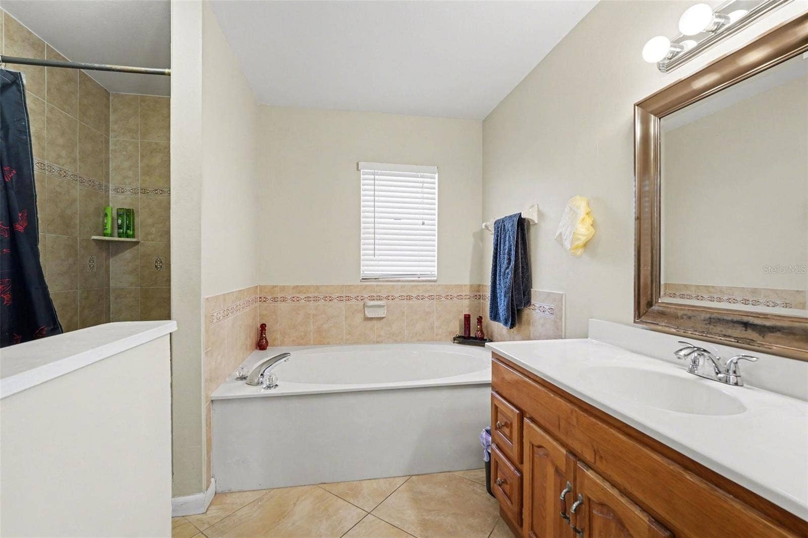 412 W IDLEWILD AVENUE, Tampa, FL 33604 412 W IDLEWILD AVENUE, Tampa, FL 33604
