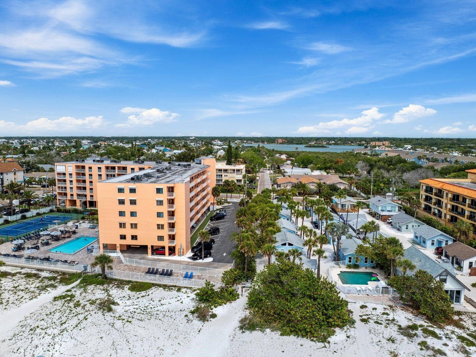 1005 GULF BOULEVARD, #10, Indian Rocks Beach, FL 33785 1005 GULF BOULEVARD, #10, Indian Rocks Beach, FL 33785