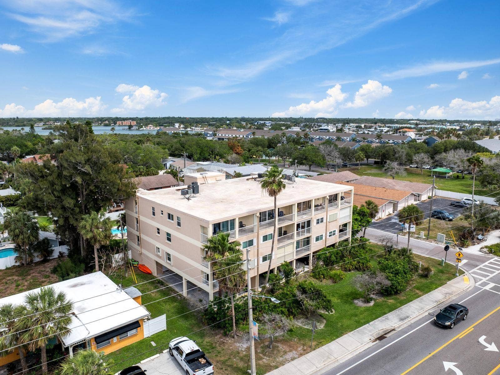 1005 GULF BOULEVARD, #10, Indian Rocks Beach, FL 33785 1005 GULF BOULEVARD, #10, Indian Rocks Beach, FL 33785