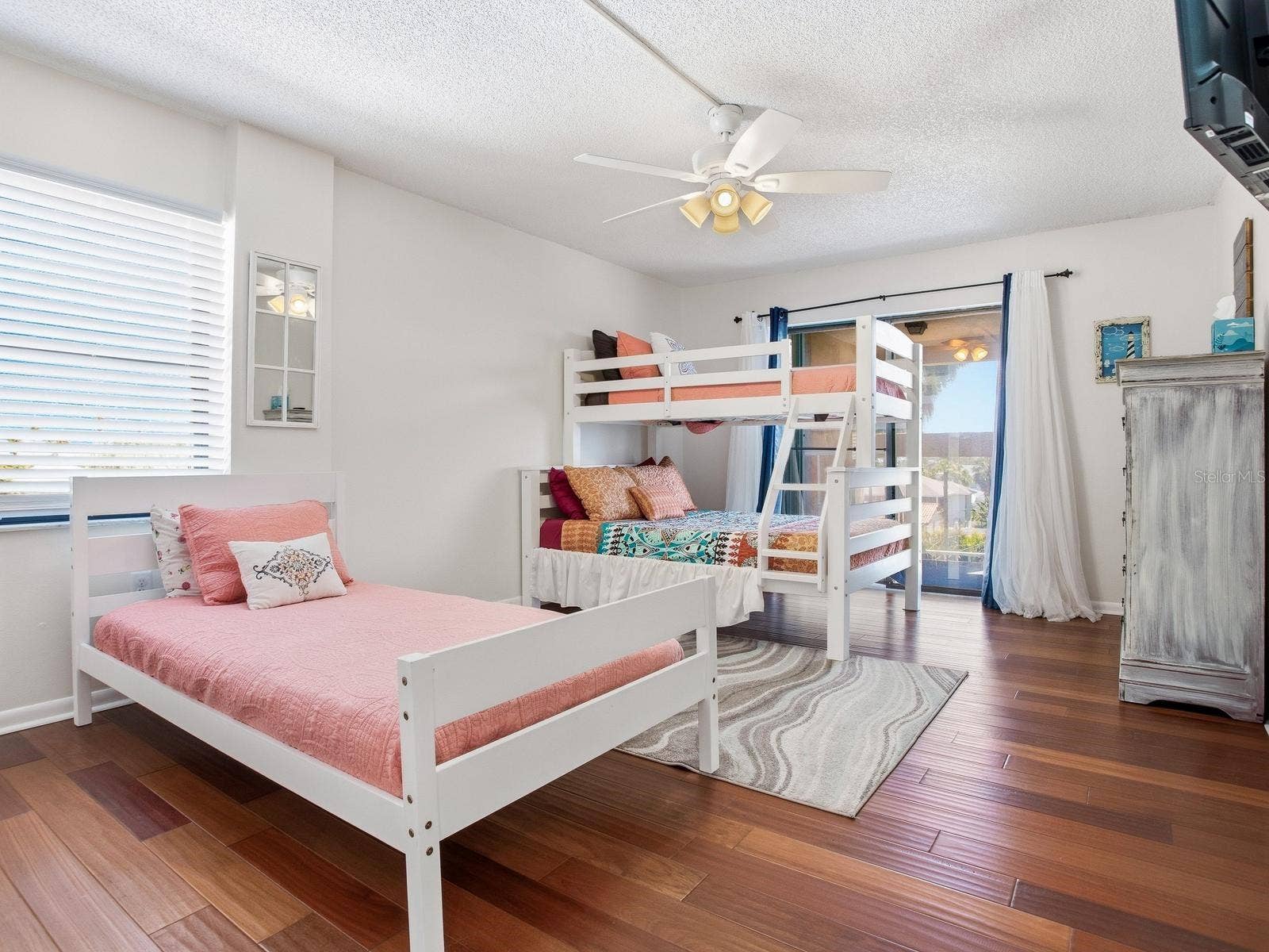 1005 GULF BOULEVARD, #10, Indian Rocks Beach, FL 33785 1005 GULF BOULEVARD, #10, Indian Rocks Beach, FL 33785