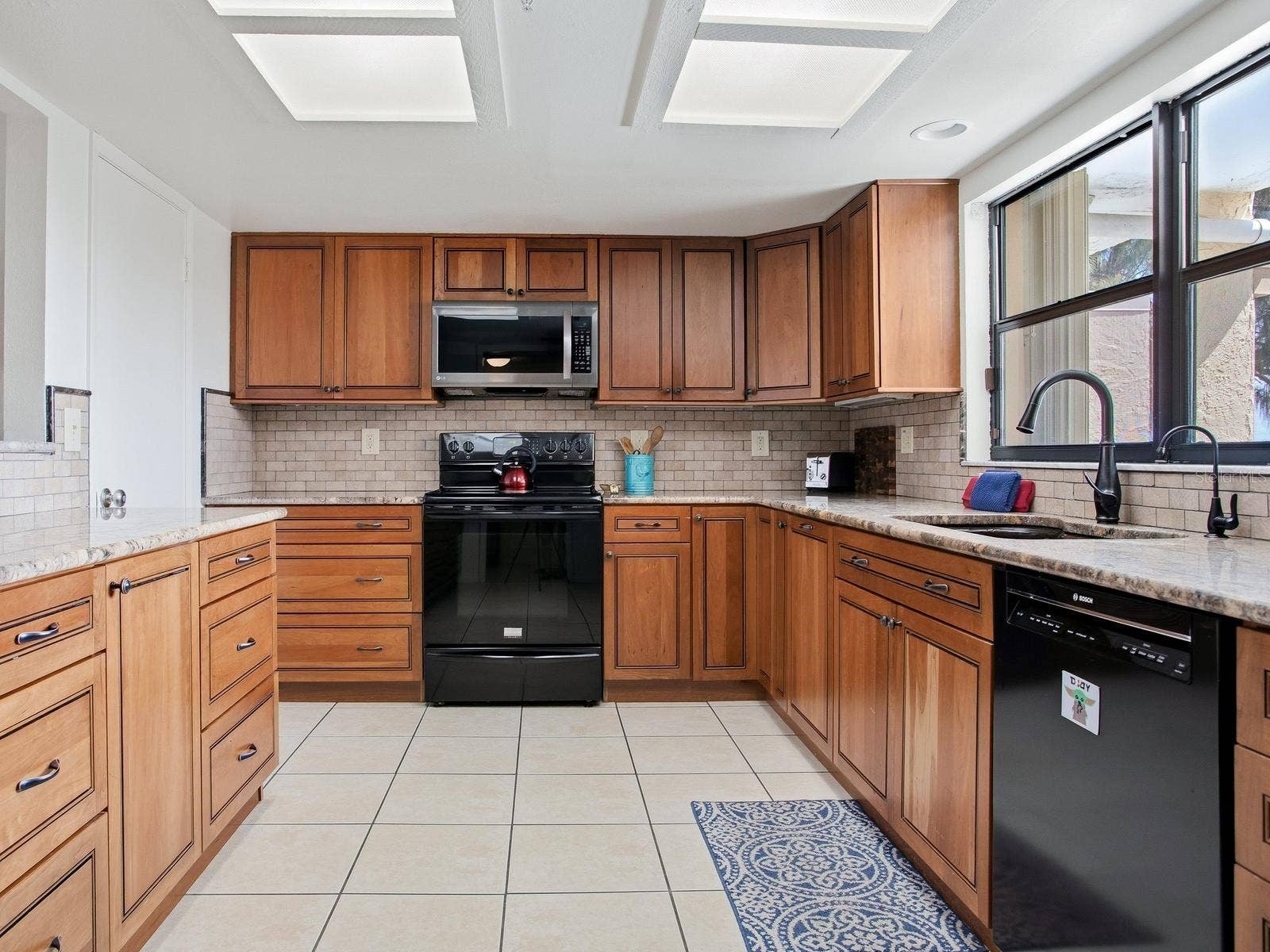1005 GULF BOULEVARD, #10, Indian Rocks Beach, FL 33785 1005 GULF BOULEVARD, #10, Indian Rocks Beach, FL 33785