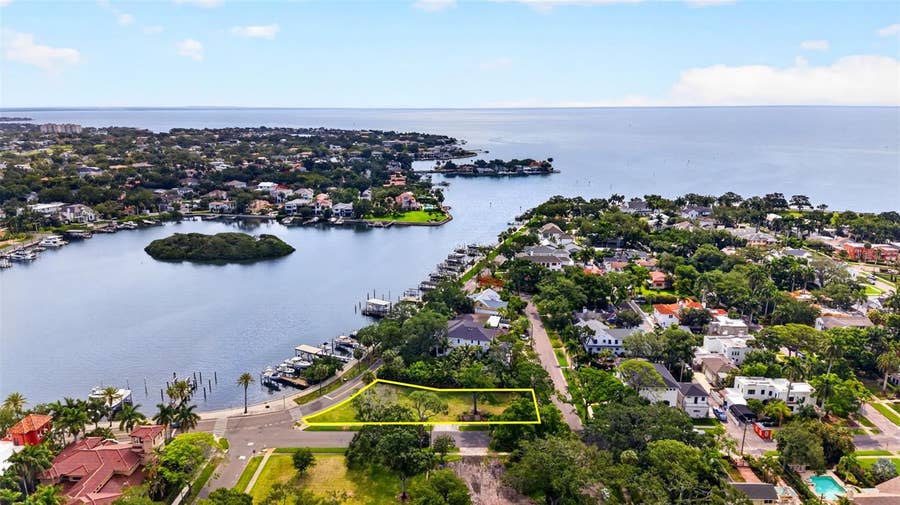 Property photo for 1956 COFFEE POT BOULEVARD NE, St Petersburg, FL