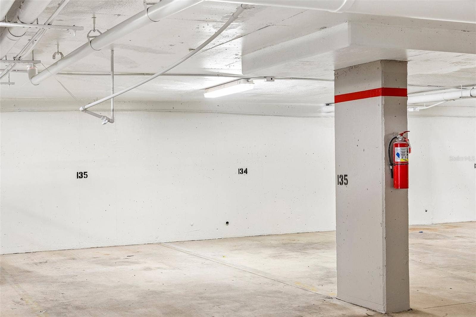 450 S GULFVIEW BOULEVARD, #703, Clearwater, FL 33767 assigned underbuilding parking #135
