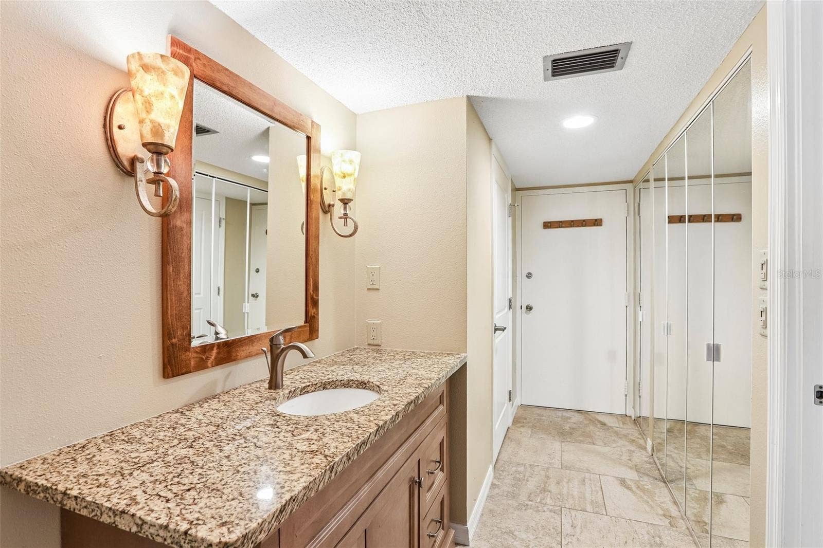 450 S GULFVIEW BOULEVARD, #703, Clearwater, FL 33767 450 S GULFVIEW BOULEVARD, #703, Clearwater, FL 33767