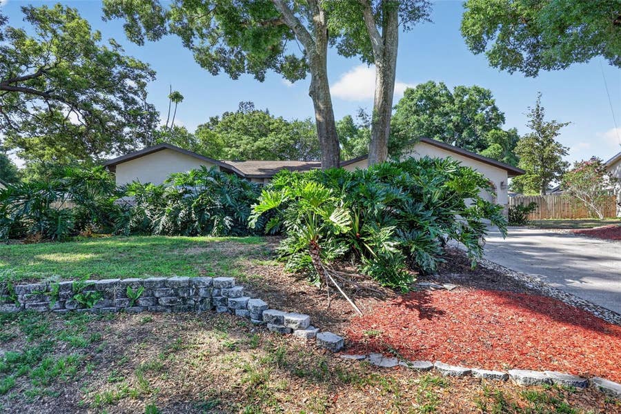 Property photo for 2713 WILLOW OAKS DRIVE, Valrico, FL