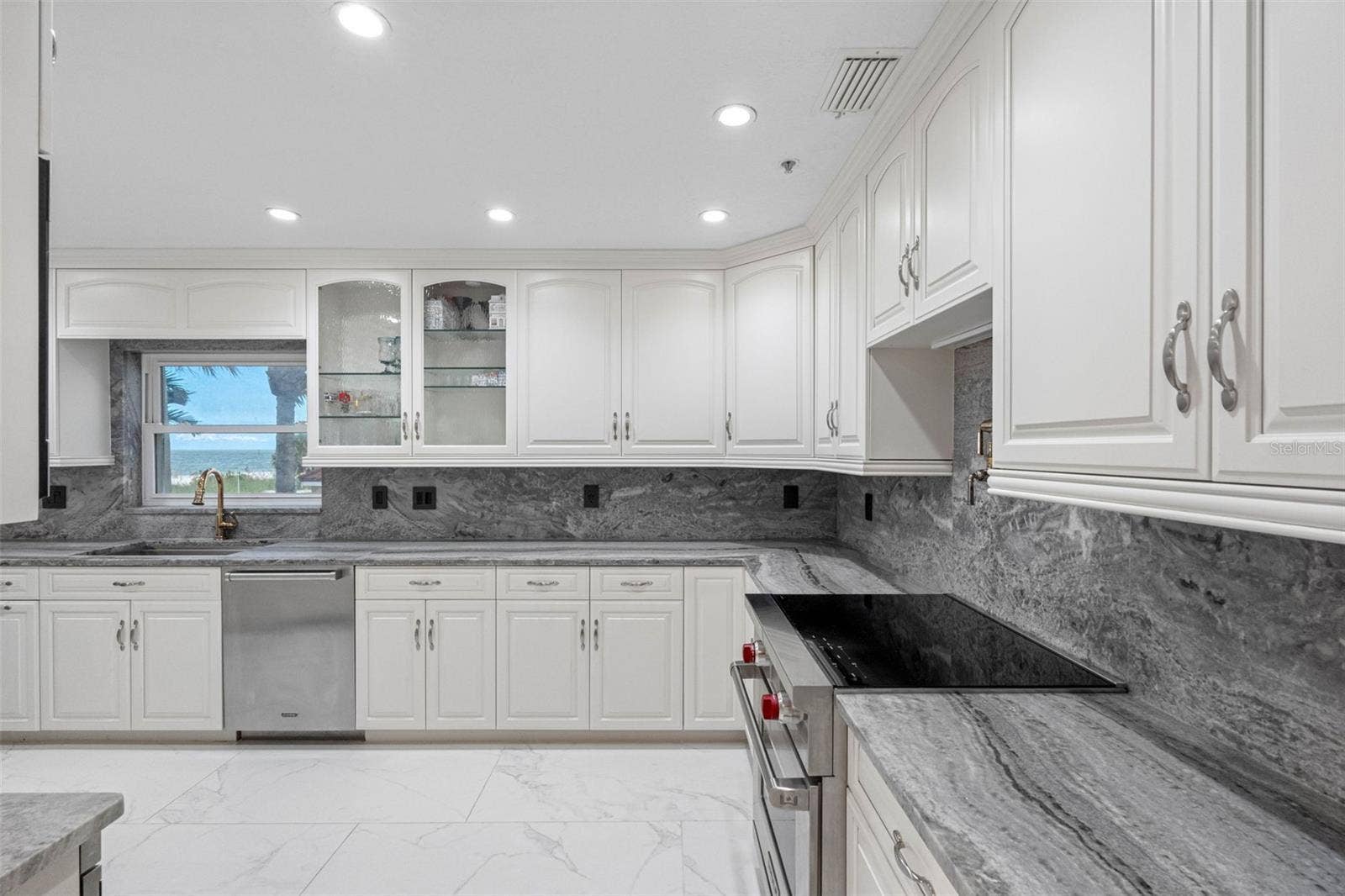200 121ST AVENUE, #104, Treasure Island, FL 33706 200 121ST AVENUE, #104, Treasure Island, FL 33706