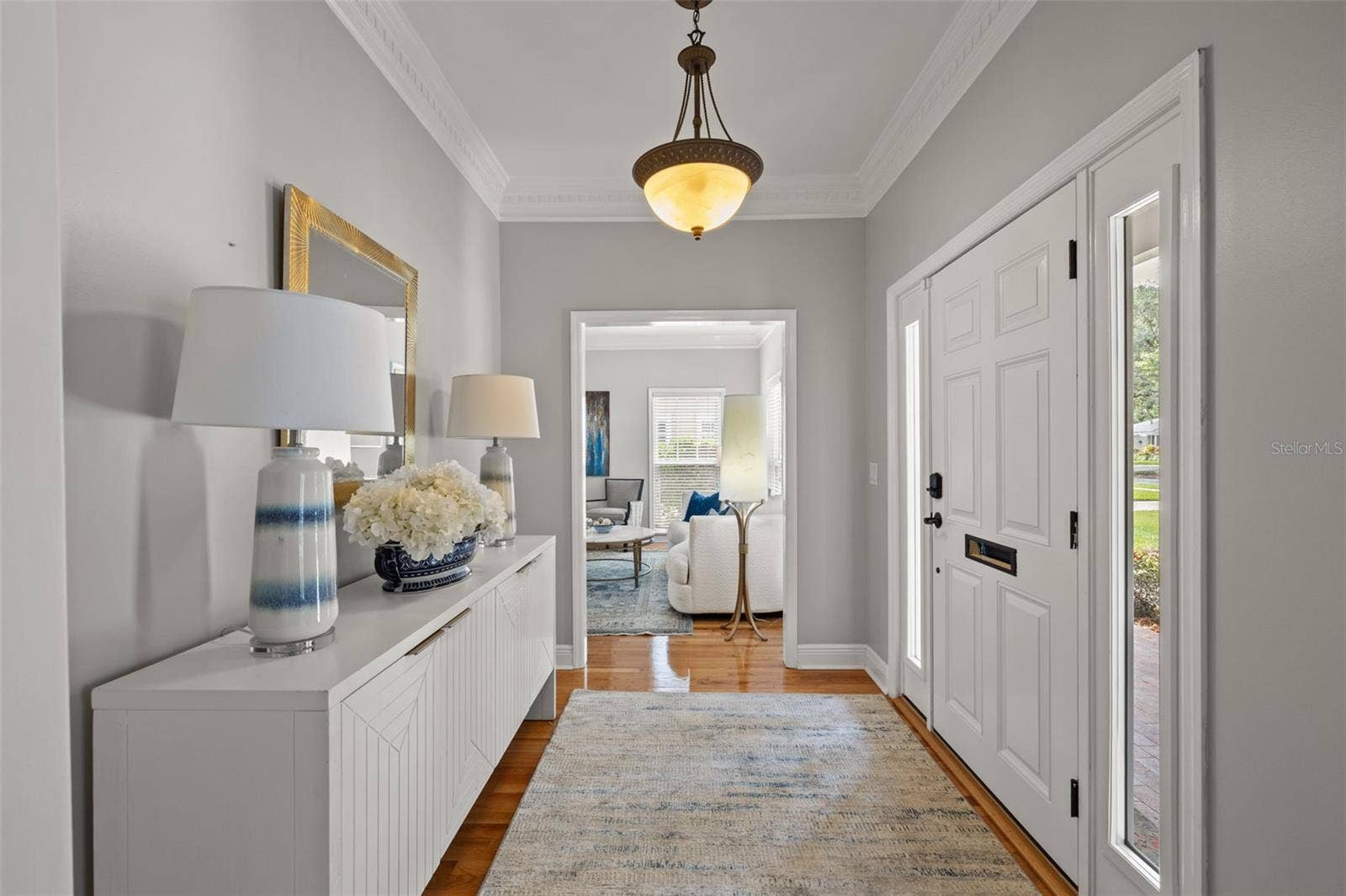 3233 W PARKLAND BOULEVARD, Tampa, FL 33609 Entry/foyer