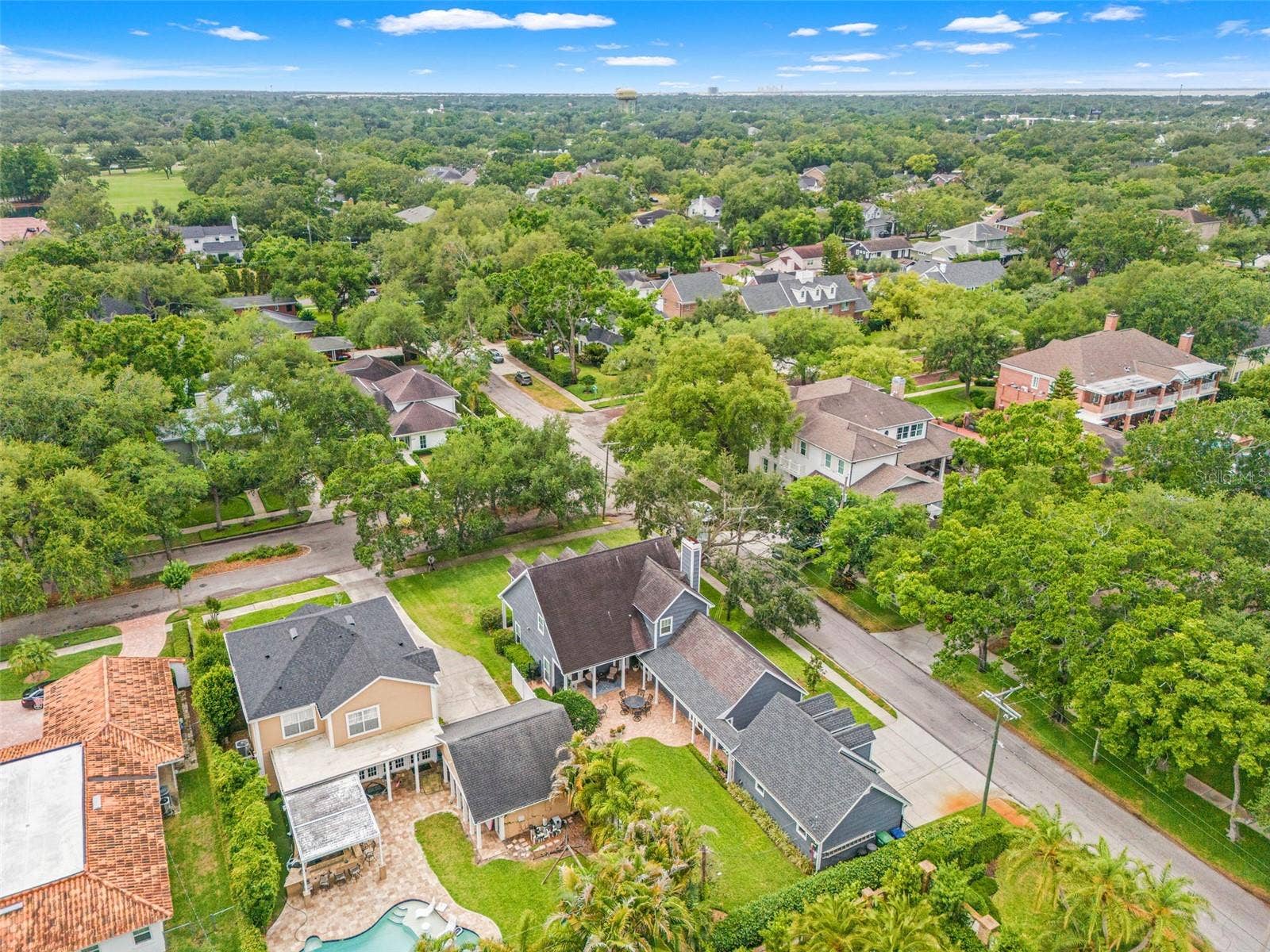 3233 W PARKLAND BOULEVARD, Tampa, FL 33609 3233 W PARKLAND BOULEVARD, Tampa, FL 33609