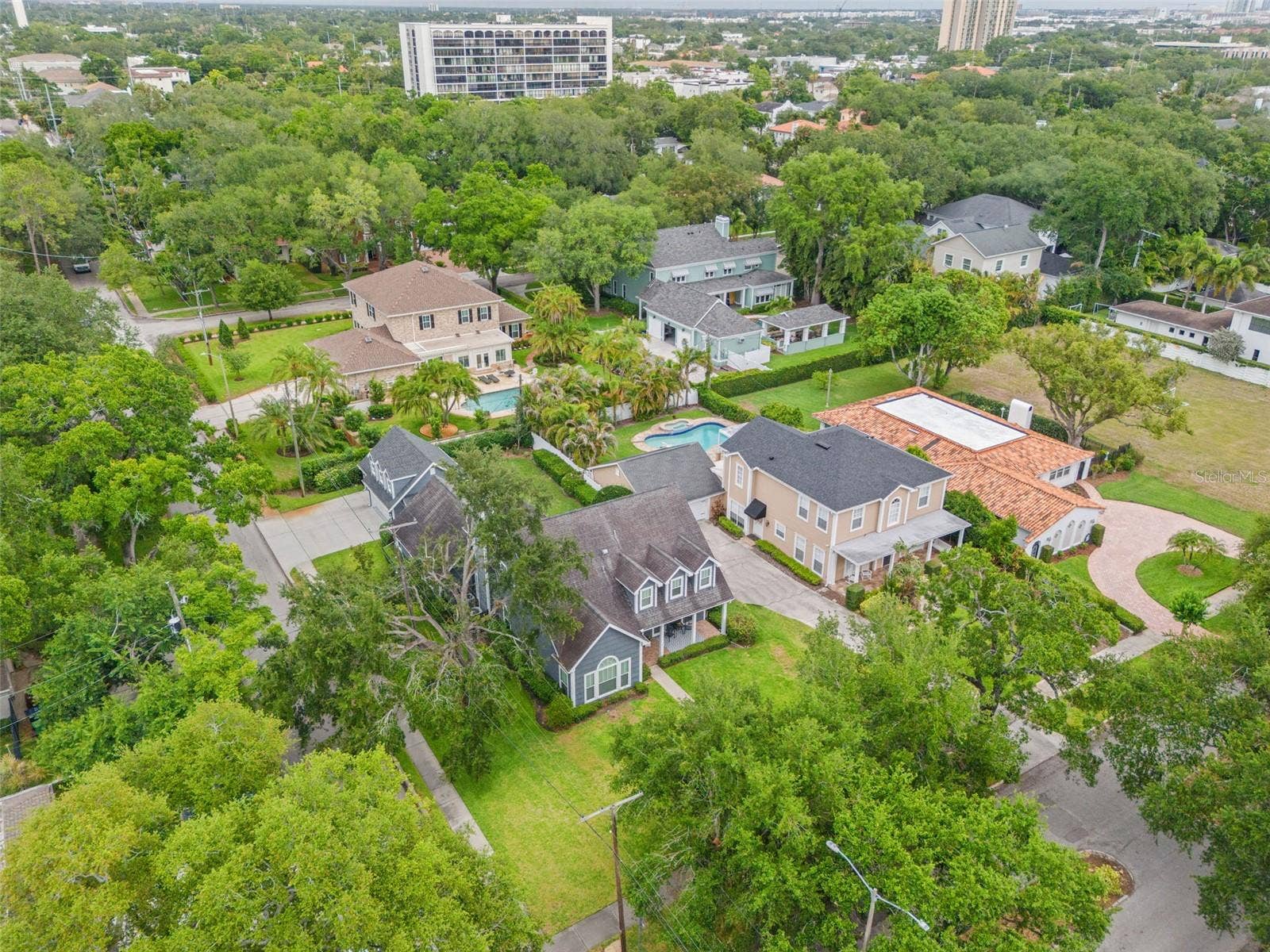 3233 W PARKLAND BOULEVARD, Tampa, FL 33609 3233 W PARKLAND BOULEVARD, Tampa, FL 33609