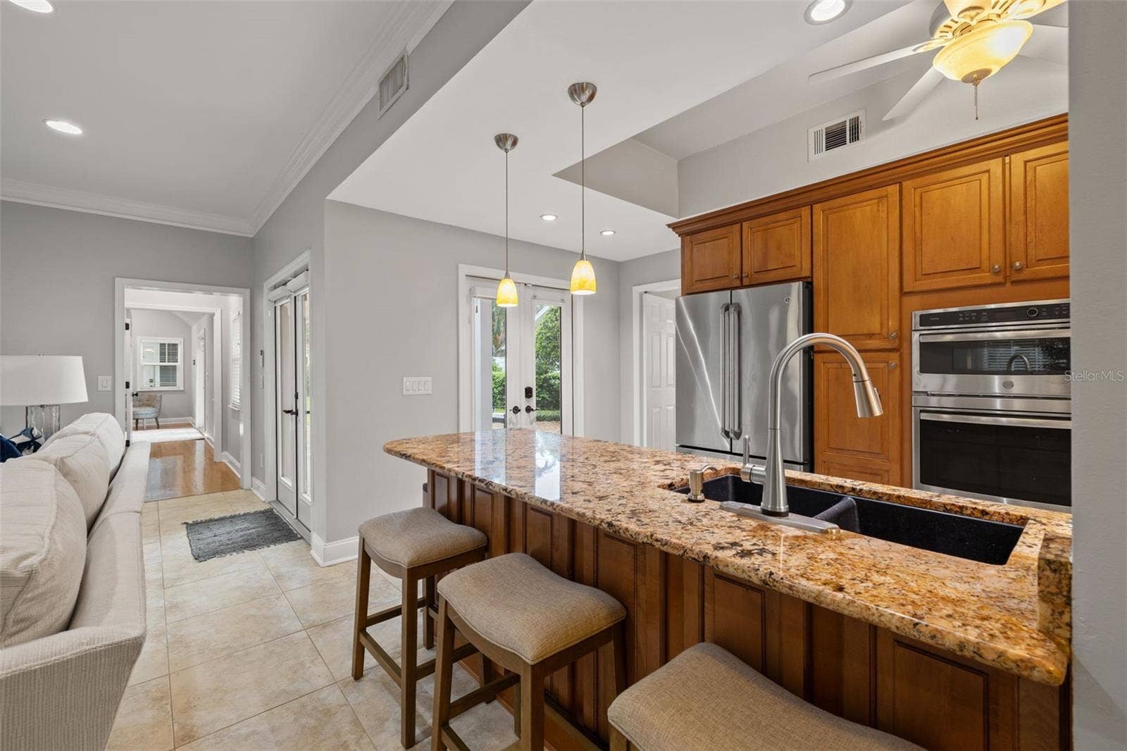 3233 W PARKLAND BOULEVARD, Tampa, FL 33609 Kitchen/family room