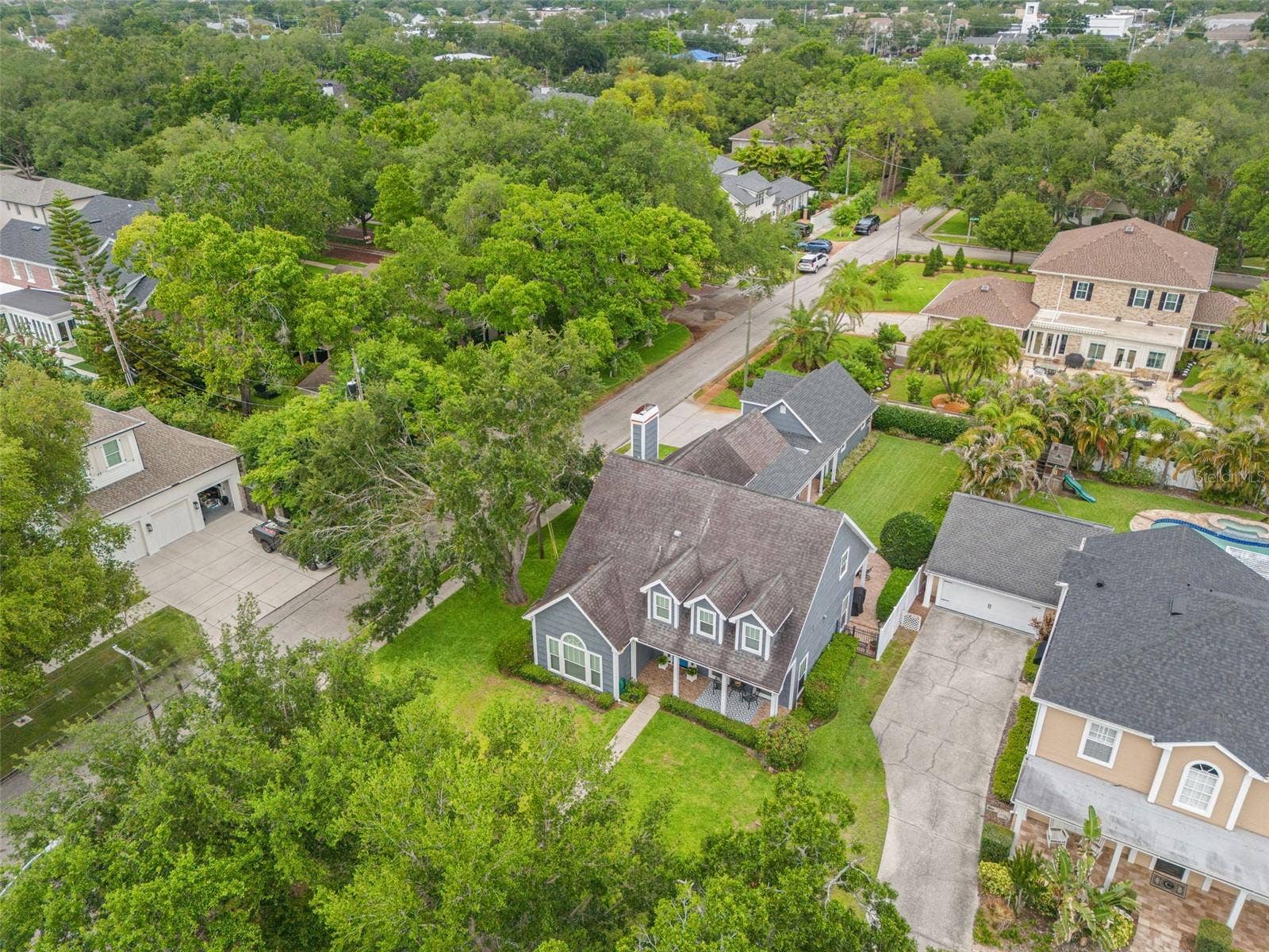 3233 W PARKLAND BOULEVARD, Tampa, FL 33609 3233 W PARKLAND BOULEVARD, Tampa, FL 33609