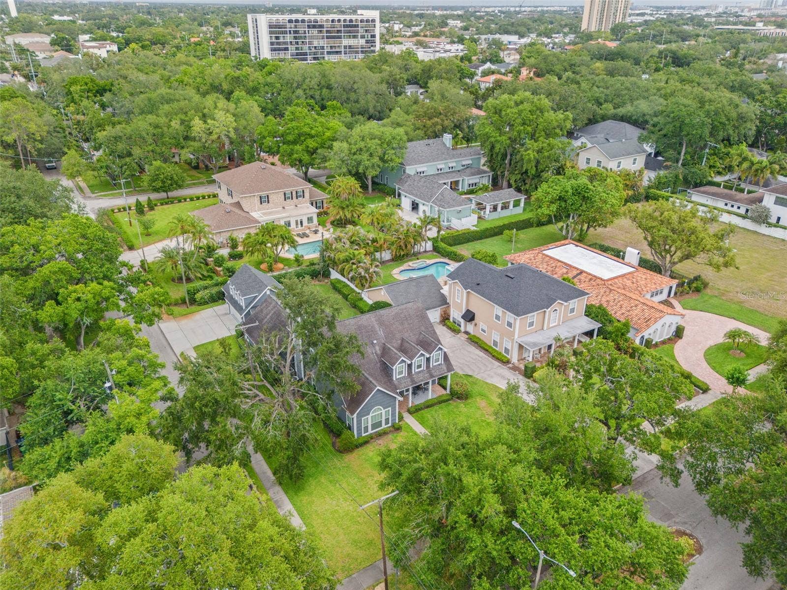 3233 W PARKLAND BOULEVARD, Tampa, FL 33609 3233 W PARKLAND BOULEVARD, Tampa, FL 33609