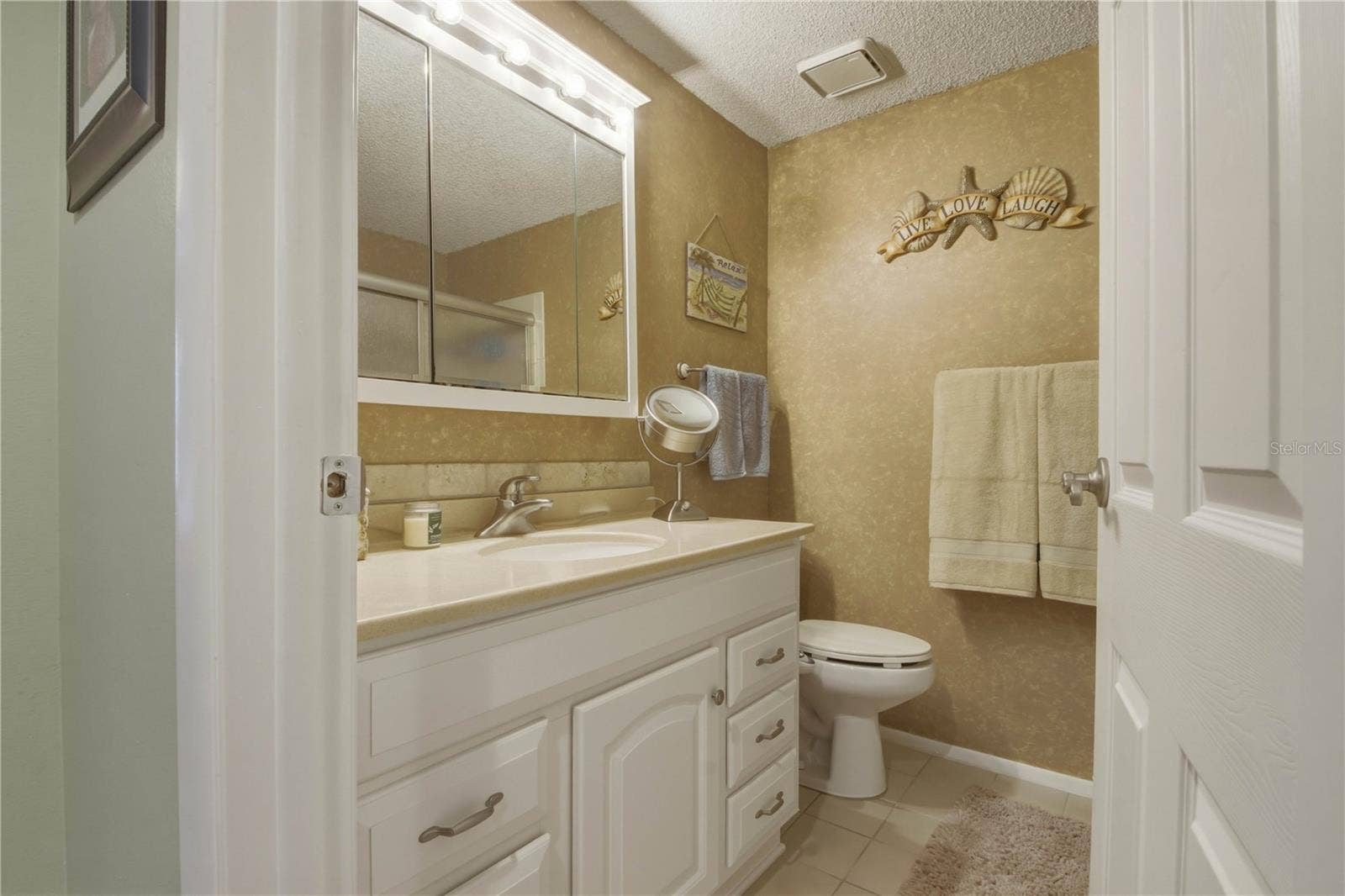 391 WALNUT COURT, Palm Harbor, FL 34683 391 WALNUT COURT, Palm Harbor, FL 34683